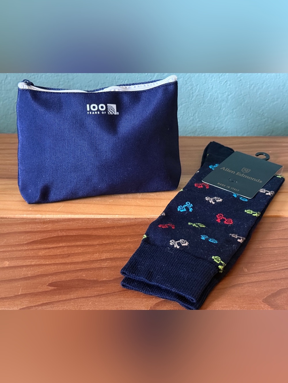 United UA100 Polaris Amenity Kit New + Allen Edmonds Socks Lot